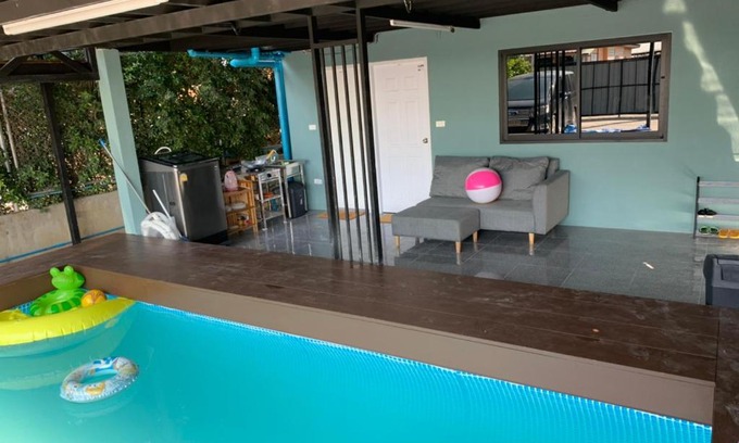 Khum Thong Villa | Relax at Airport Pool Villa with Private Pool & Kitchen