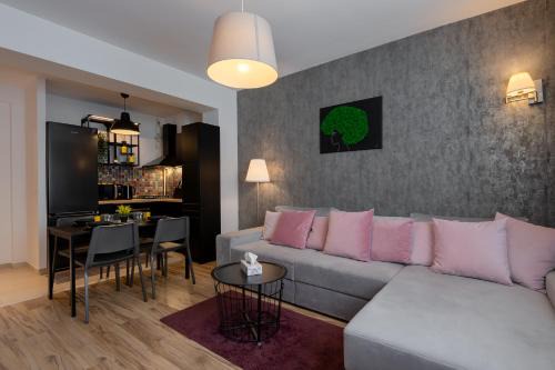 Otopeni Apartment | Exceptional Airport Rin Nord Residence with Private Pool