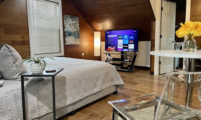 Humble Apartment | Airport Studio 5 mins from IAH