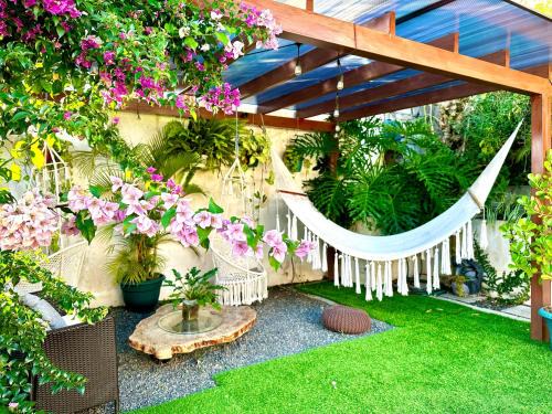 Alajuela House | Cozy Airport Traveler's Home with Family-Friendly Amenities