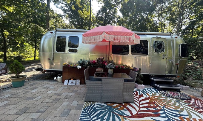 Orrtanna House | Experience Airstream in Wine Country with Hot Tub Access