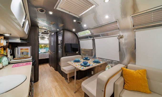 Vinita House | Top-Rated Airstream Suite at Lakeside Cabin - Family Friendly