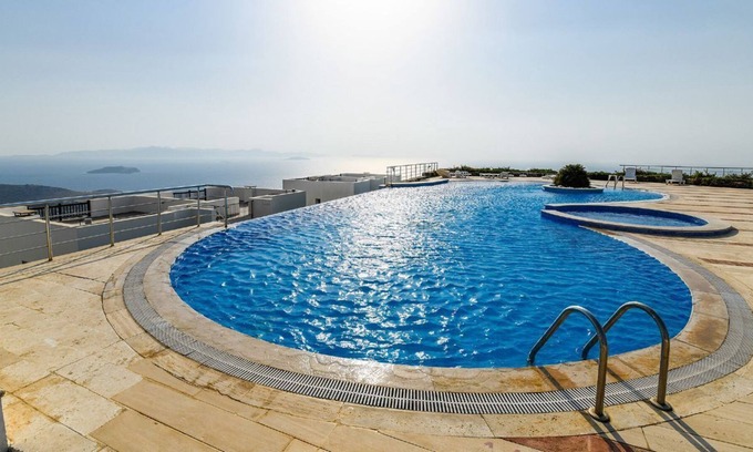 Mentese Apartment | Inviting 2BR Villa with Pool in Bodrum - Family Friendly Stay