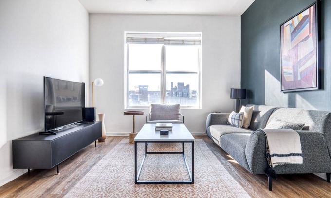 Adams Morgan Apartment | Bright Dupont Circle 2BR Near U Street & Glen’s Market