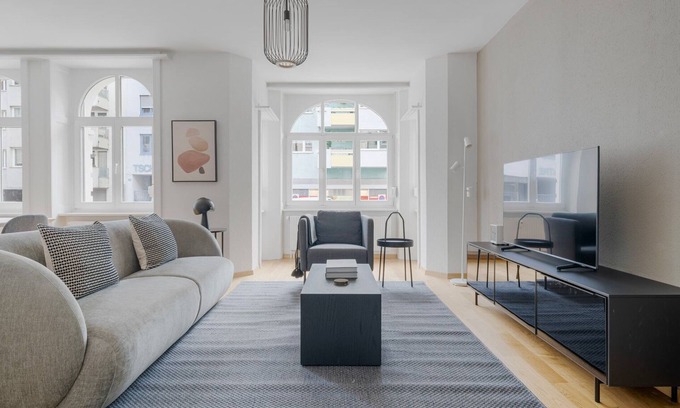 Gundeldingen Apartment | Bright Gundelingen 3.5 Room with Kitchen & Pet-Friendly