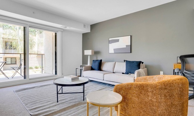 Sharon Heights Apartment | Modern Menlo Park 1BR Retreat with Pool & Gym Amenities