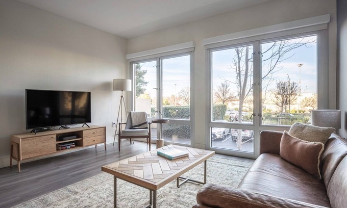 Mountain View Apartment | Inviting Mountain View 2BR with Pool & Fitness Center