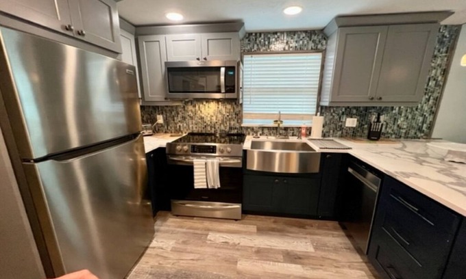 Ozona Apartment | Pet-Friendly Oasis: Airy Ozona West on the Gulf!