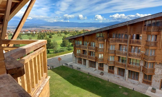 Razlog Apartment | Relaxing Airy Studio at Pirin Golf Aparthotel & Spa