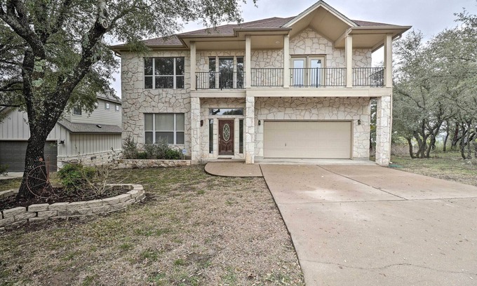 Travis Landing Villa | Airy Villa in Austin w/Badminton/Volleyball Court