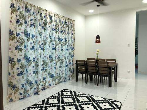 Kampung Behor Gandin House | Inviting Aisy Guest House - Muslim-Only Retreat with Breakfast