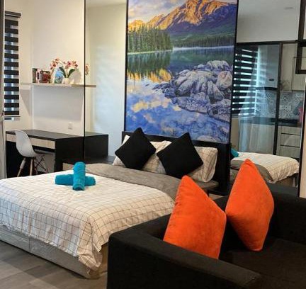 Kajang Apartment | Unforgettable Stay at Aisyah Homestay with Pool Access