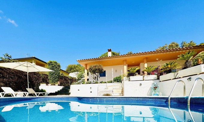 Santa Cristina de Aro Villa | Villa Aitana: Enjoy a Private Pool and Exceptional Amenities