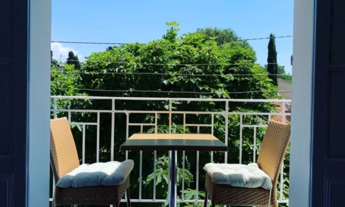 Couronne Urbaine Apartment | Cozy AIX en Provence T2 with Balcony & Spa Amenities