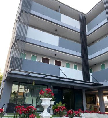 Chonburi Hotel | Family-Friendly Aiyapach Inn with Great 8/10 Guest Rating