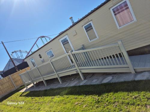 Ingoldmells Resort | Family-Friendly AJ Ray Properties A8 with Pet Amenities