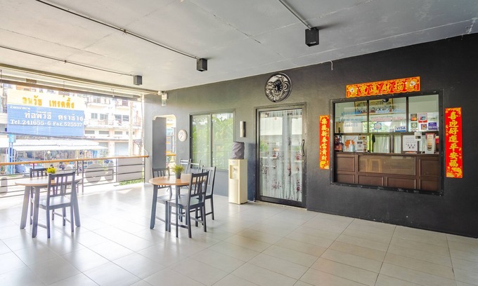 Ratsada Hotel | AJ Residence: Budget-Friendly Stay with Family Amenities