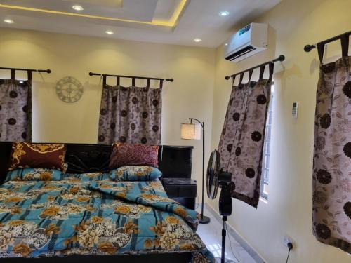 Badagry Apartment | Cozy AJALA Lodge Executive Suite - Pet and Child Friendly