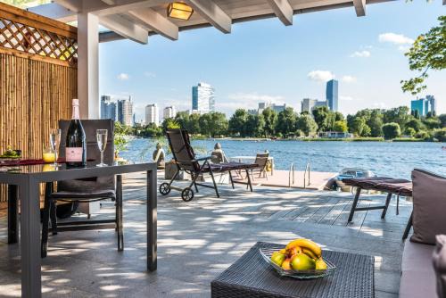 Donaustadt Apartment | Modern AJO Vienna Beach: Oceanfront with Contactless Check-in
