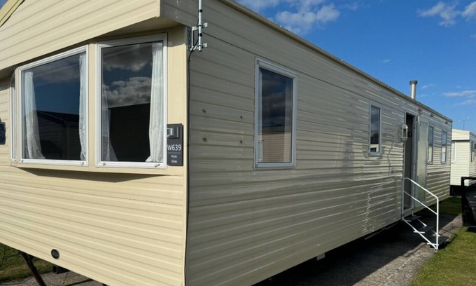 Rhyl House | ajs caravan hire Rhyl 3 bed 8 birth