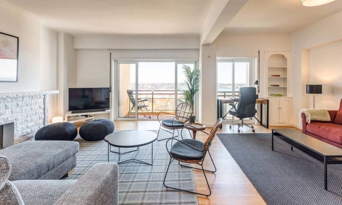 Caselas Apartment | Ajuda · Belvedere TM Flat with Magnificent Views & Amenities