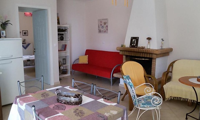 Katakali House | Family-Friendly Stay at Akakias with Kitchen Amenities