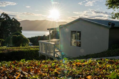 Akaroa Resort | Experience Akaroa Top 10 Holiday Park with Ocean Views