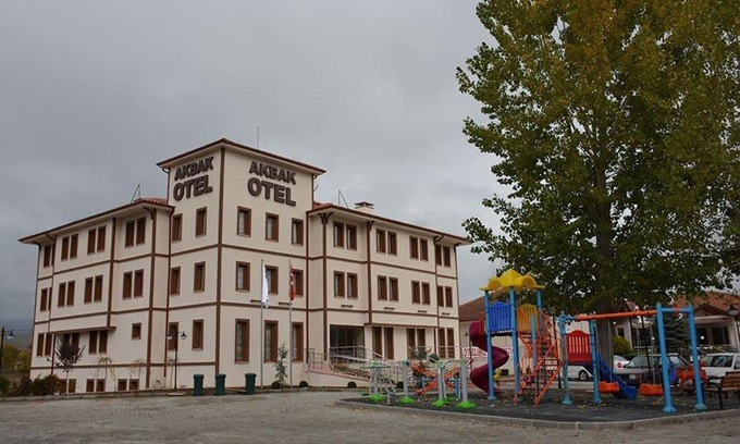 Ilgaz Hotel | Top-Rated AKBAK OTEL: Family-Friendly with Hot Tub