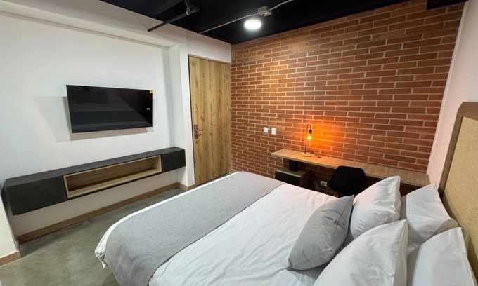 La Castellana Hotel | Akela Park