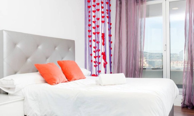 El Port Apartment | Akira Flats Fira Gran Via Barcelona