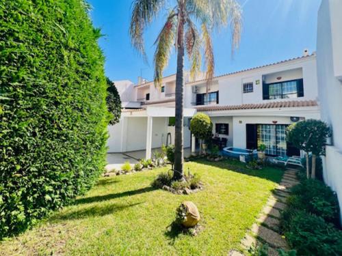 Urbanizacao dos Calicos House | Relax at Akivillas Albufeira: Family-Friendly Retreat