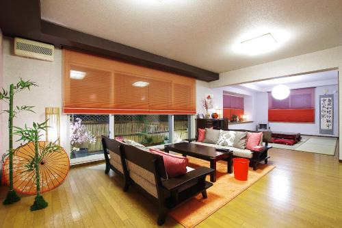 Toyohira Apartment | AKKO's Guest House: Family-Friendly with Top Ratings