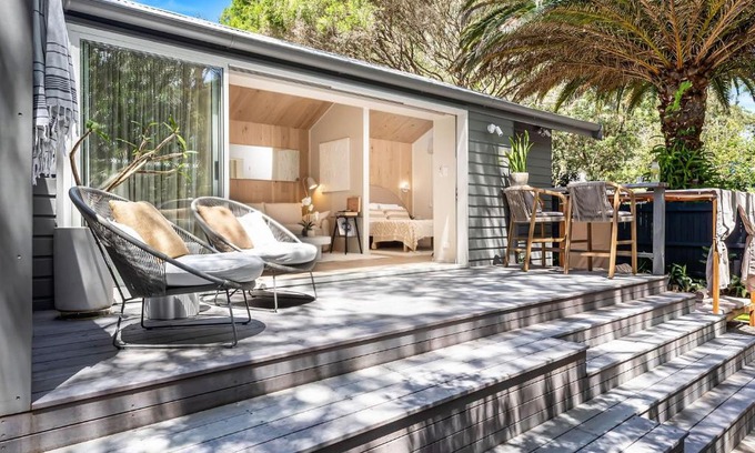 Hyams Beach House | Oceanfront Akora Cabin at Hyams Beach - Rated 9/10