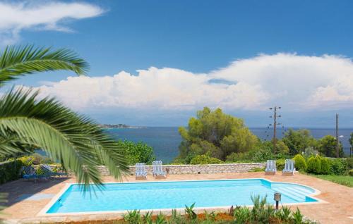 Pylos-Nestoras Apartment | Akritas: Beachfront Paradise with Pool & Pet-Friendly Stay