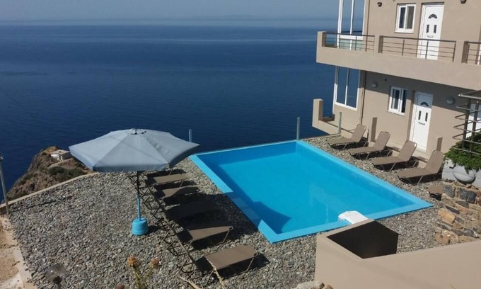 Ano Rodakino Apartment | Akrotiri Apartments Sea View for 24 people