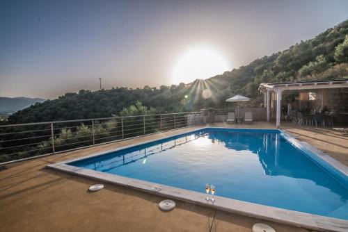 Agia Apartment | Accessible Aksos Suites with Ocean Views and Great Amenities