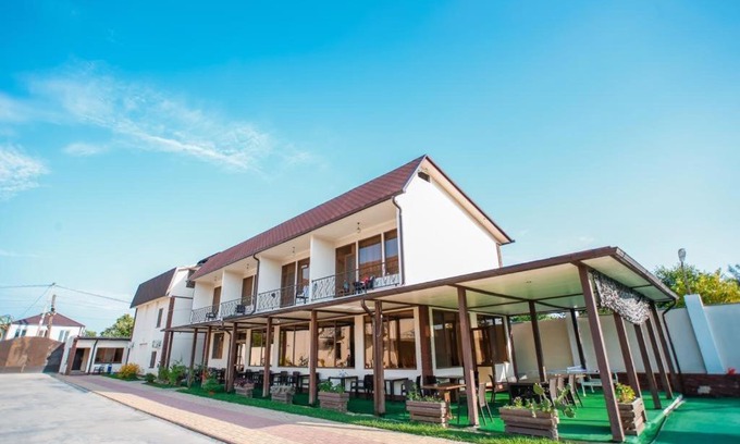 Sokhumi Hotel | Cozy Akua Resort Hotel with Pool & Ocean Views