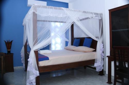 Akurala House | Beachfront Bliss at Akurala Beach Park - Guest Rated 9/10
