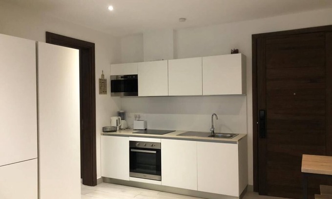 Labadi Condo | AKWAABA: Enjoy Every Moment with Complimentary Breakfast