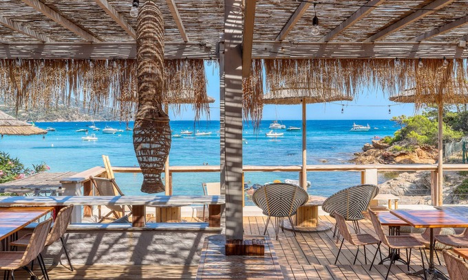Le Lavandou House | Oceanfront Akwabay - Les Villas du Cap: 5-Star Getaway