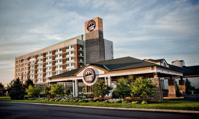 Hogansburg Resort | Relax at Akwesasne Mohawk Casino Resort & Players Inn