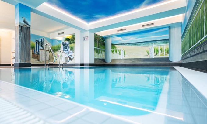 Binz Hotel | Oceanfront AKZENT Apartmenthotel Binz with Pool & Spa