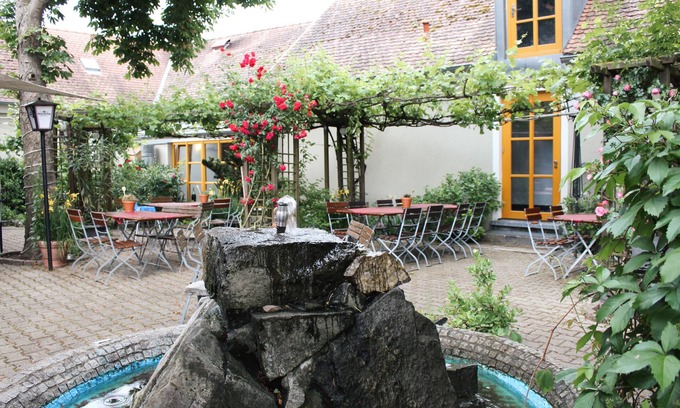 Dettelbach Hotel | Discover AKZENT Hotel Franziskaner: 4-Star Family Getaway