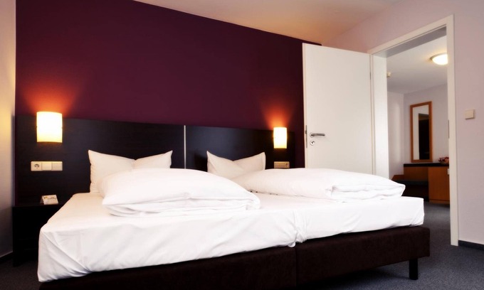 Sindelfingen Hotel | Top-Rated AKZENT Hotel Torgauer Hof with Hot Tub & Dining