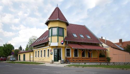 Bekescsaba House | Family-Friendly Alíz Vendégház with Excellent 9/10 Rating