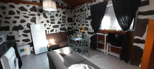 Bandeiras House | Pet-Friendly Retreat at AL - Adega do Terra, Rated 8.8/10