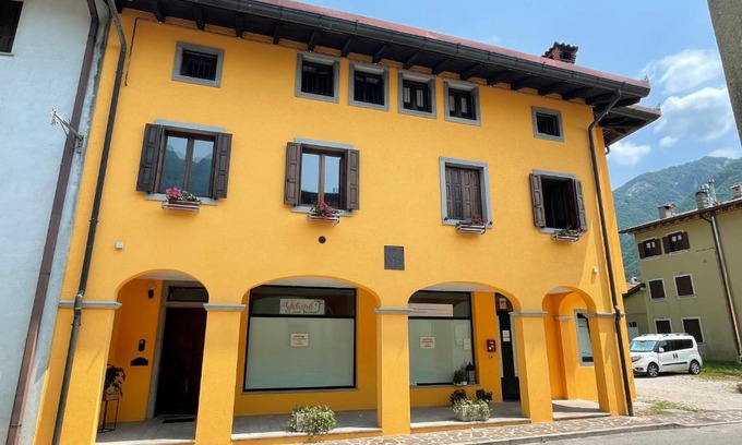 Venzone House | Unmatched Comfort at Al Borgo Appartamento - Rated 10/10