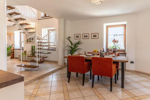 Taio Apartment | Family-Friendly Al Borgo: Guest Rated 9.5 in Taio
