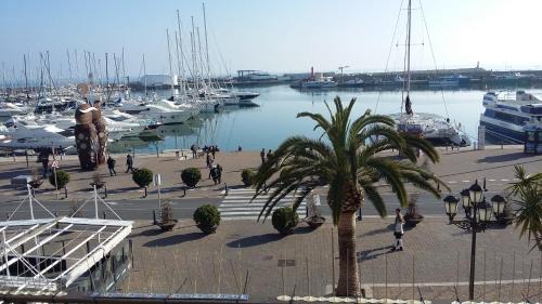 Cambrils Apartment | Oceanfront Retreat at Al Centre Del Port - Rated 9.4/10