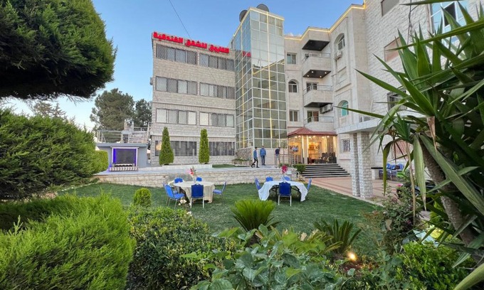 Suwailih Apartment | Relax at Al Farooq Hotel Apartments with Hot Tub & Kitchen
